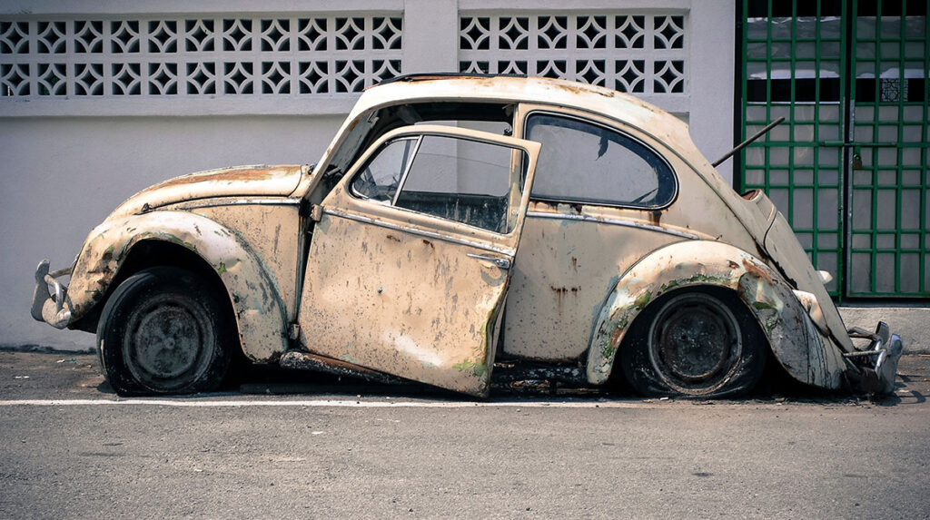 OLD AUTOMOBILE